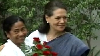 Video : Pranab for President? Mamata meets Sonia today
