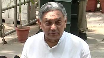 Congress stands by PM, rejects M&M's three candidates Congress stands by PM, rejects M&M's three candidates