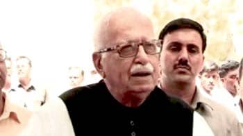 Video : Govt's handling of presidential polls clumsy: Advani