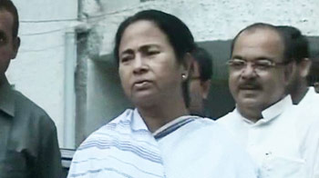 President polls: Mamata dares UPA to sack her, wants Kalam
