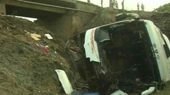 Video : 32 dead as bus carrying pilgrims from Hyderabad to Shirdi falls off bridge