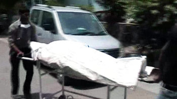 दिल्ली में गैस रिसने से दो मरे