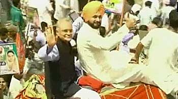 महंगाई के विरोध में सिद्धू चढ़े हाथी पर