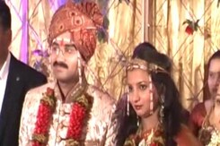 Gadkari's younger son Sarang weds in low-key affair Gadkari's younger son Sarang weds in low-key affair