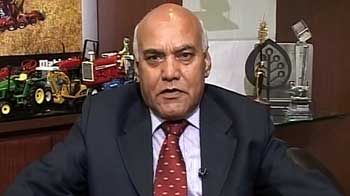 Tractor market growth seen at 5% in FY13: Mahindra & Mahindra