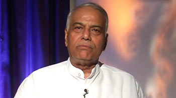 Pranab is a resounding failure, says Yashwant Sinha