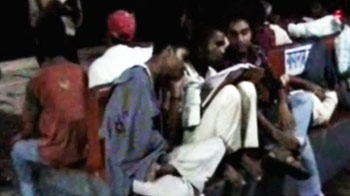 प्लेटफॉर्म पर पढ़ाई कर नौकरी पाते युवा