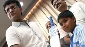 Sourav Ganguly meets his hero