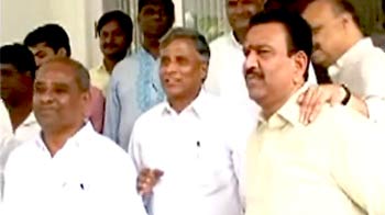 कर्नाटक में नेतृत्व परिवर्तन को लेकर घमासान