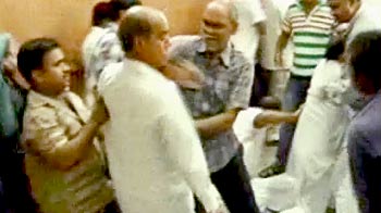 रांची में कांग्रेसियों में हुई जूतम-पैजार