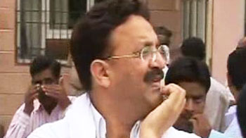 Video : Jailed MLAs at Akhilesh Yadav's lunch for Pranab Mukherjee