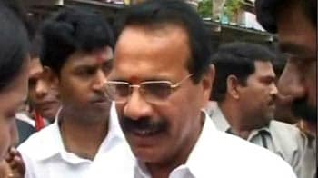 Video : How can a worker give a message to a leader: Gowda on Yeddyurappa