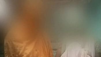 Video : दिल्ली : बेटी ने लगाया बाप पर दुष्कर्म का आरोप