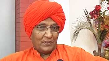 बच्ची को पेशाब पीने के लिए कहना अपराध नहीं, उपचार है : अग्निवेश