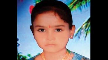 स्कूल की सफाई करते समय बच्ची टंकी में डूबकर मरी