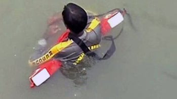 Videos : मुंबई : युवक ने समुद्र में कूदकर जान दी