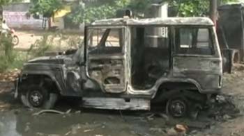 बिजली कटौती : परेशान लोगों ने की आगजनी बिजली कटौती : परेशान लोगों ने की आगजनी