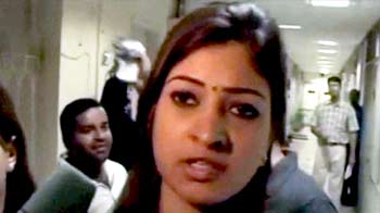 गुवाहाटी मामला : जांच टीम से अल्का लांबा हटाई गईं