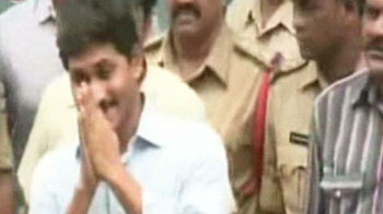 Jagan leaves jail to vote in presidential poll