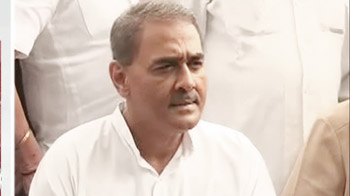 एनसीपी का कांग्रेस पर निशाना, संकट कायम