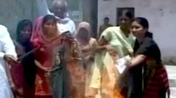 Videos : मुजफ्फरनगर : महिलाओं ने निकाली जींस के खिलाफ रैली