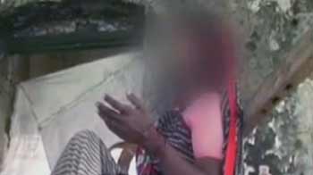 Videos : महिला को थाने में बुलाकर किया गैंग रेप