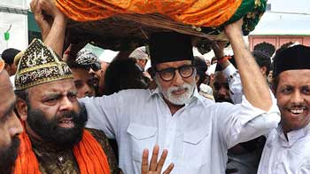 अजमेर शरीफ : 'फिल्मी सितारों का आना गैरइस्लामी'