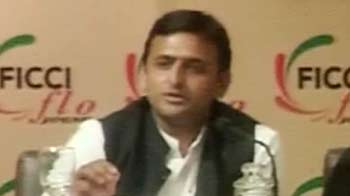 Did Akhilesh just contradict Mulayam on FDI in multi-brand retail?