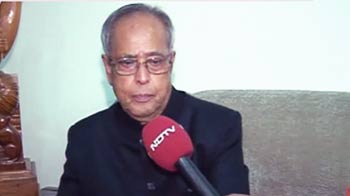 राष्ट्रपति का पद गैर-राजनैतिक नहीं : प्रणब मुखर्जी