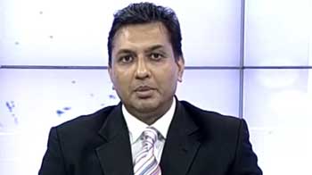 Video : Hold on to FMCG stocks: Experts