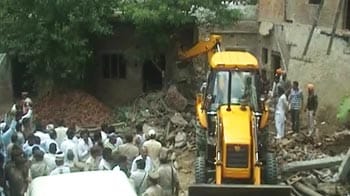 Roof of private school collapses in UP; 6 children killed, many still trapped