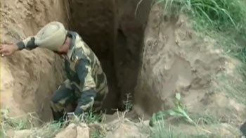 Security forces discover tunnel connecting India to Pakistan at Jammu Security forces discover tunnel connecting India to Pakistan at Jammu