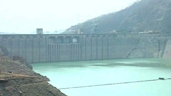 Bhakhra Dam water level dangerously low; worry for three states Bhakhra Dam water level dangerously low; worry for three states