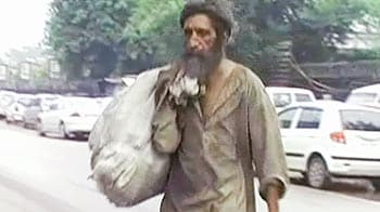 Videos : भिखारी के वेश में पकड़ा गया अमीर व्यापारी