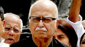 Congress' score may come down to double digits in 2014 polls: LK Advani