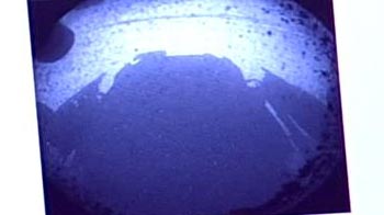 NASA's Curiosity rover touches down on planet Mars