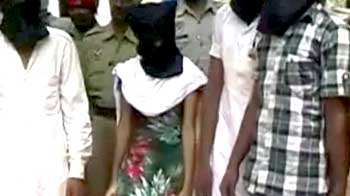 लड़की ने मां-बाप और भाई की दे डाली सुपारी लड़की ने मां-बाप और भाई की दे डाली सुपारी