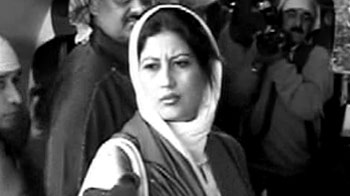 फिज़ा के घर से मिली लाखों की नगदी