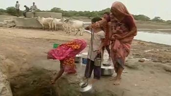 Video : Acute water crisis in north Gujarat, villagers walk a kilometre for drinking water