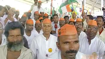 बाबा ने पुकारा, भक्त चले आए...