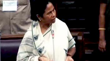 न्यायपालिका पर ममता के बयान पर तीखी प्रतिक्रिया न्यायपालिका पर ममता के बयान पर तीखी प्रतिक्रिया