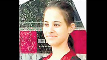 फेसबुक पर अश्लील संदेशों से परेशान छात्रा ने की खुदकुशी