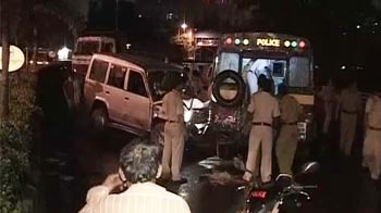 Five Mumbai cops run over by a speeding Tata Sumo car, driver detained Five Mumbai cops run over by a speeding Tata Sumo car, driver detained