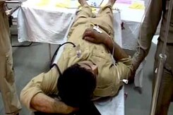 कश्मीर में सिपाही के भेष में आतंकवादी कश्मीर में सिपाही के भेष में आतंकवादी