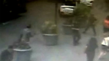 Watch how police confronted Empire State Building gunman