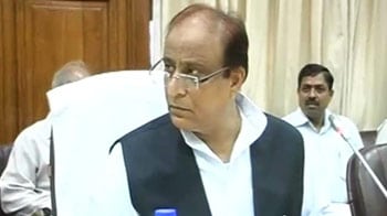 Video : UP minister Azam Khan loses cool at meeting, abuses IAS officer