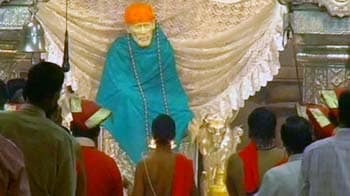 Video : शिरडी के साईं मंदिर में 'बेस्वाद' हुआ प्रसाद