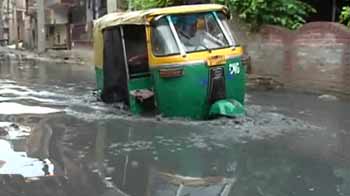 विकास से कोसों दूर है खोड़ा कालोनी