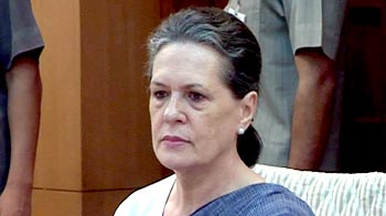 Coal scandal: Sonia Gandhi asks Congress MPs to 'fight aggressively'