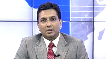 Experts advise caution for investors